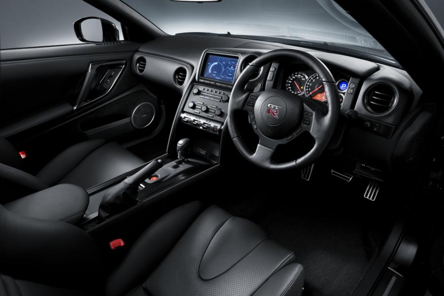  Nissan GT-R Spec V 2009 года  (фото 27 из 40)